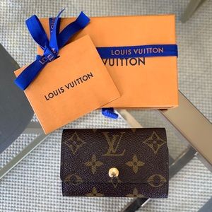 LOUIS VUITTON 6 KEY HOLDER